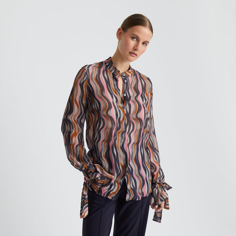 meandering stripes