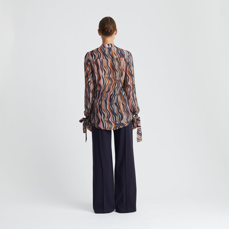meandering stripes